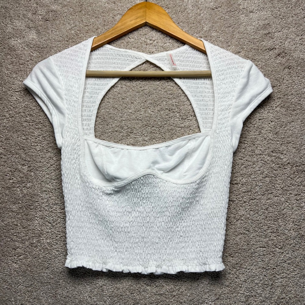 Free People‎ Movement White Smocked Open Back Crop Top Cap Sleeve S Coquette - Picture 3 of 14